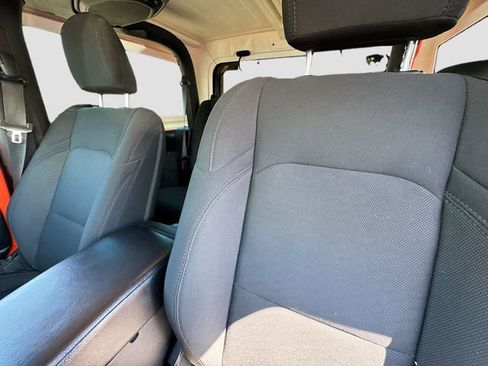 Used 2019 Jeep Wrangler Sport AWD/4WD image 15