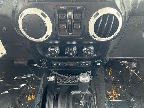 Used 2014 Jeep Wrangler Unlimited Sahara AWD/4WD image 14