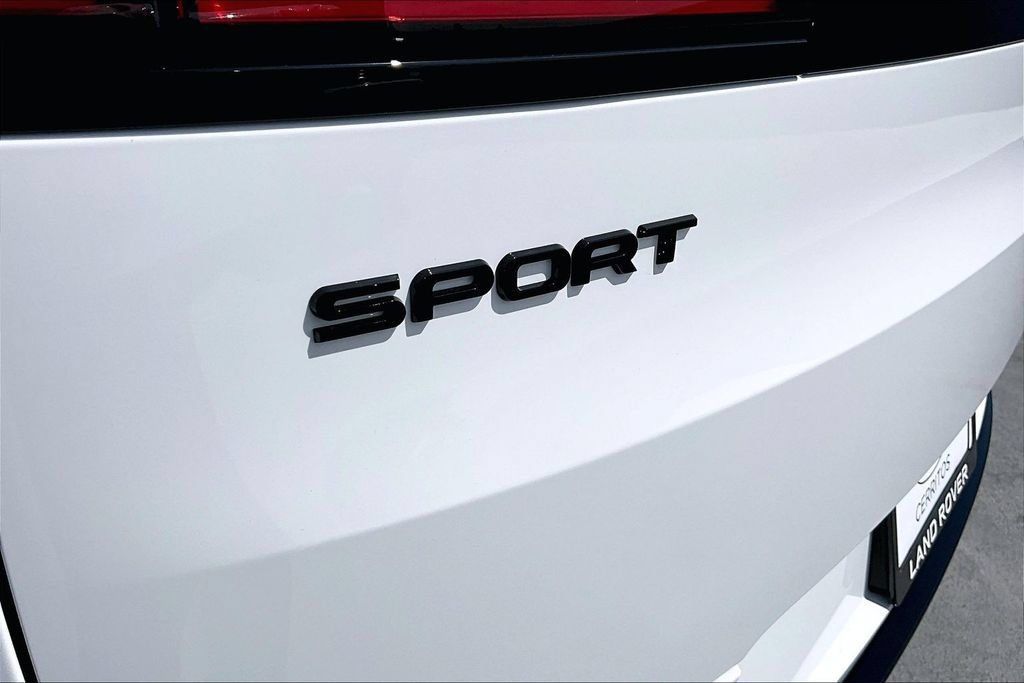 New 2026 Land Rover Range Rover Sport Dynamic SE AWD/4WD image 9
