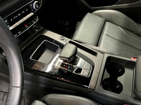 Certified 2025 Audi Q5 2.0T Premium image 19