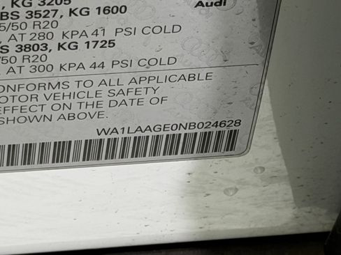 Used 2022 Audi e-tron Premium Plus w/ Premium Plus Package image 20