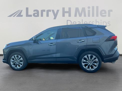 Used 2019 Toyota RAV4 Limited image 2