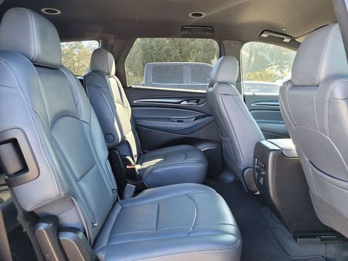 Used 2022 Buick Enclave Essence image 30