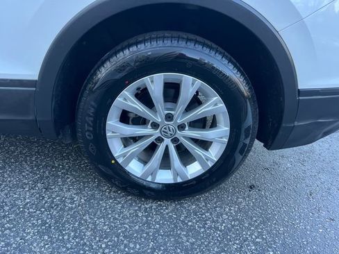 Used 2019 Volkswagen Tiguan SE w/ Panoramic Sunroof Package image 37