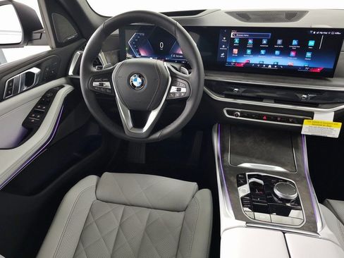 Used 2026 BMW X5 xDrive40i w/ Climate Comfort Package image 14