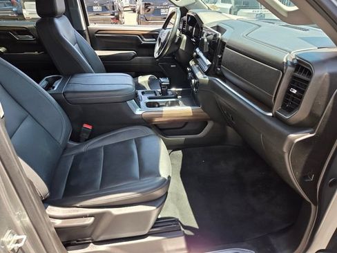 Certified 2024 Chevrolet Silverado 1500 RST w/ Convenience Package II AWD/4WD image 15