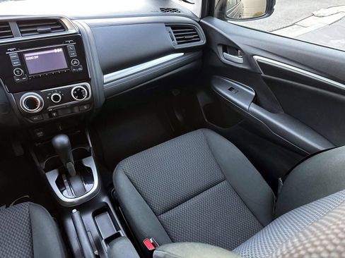 Used 2018 Honda Fit LX image 28