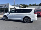 New 2025 Chrysler Pacifica Select image 4