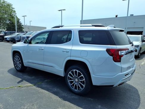Used 2023 GMC Acadia Denali w/ Denali Technology Package AWD/4WD image 9