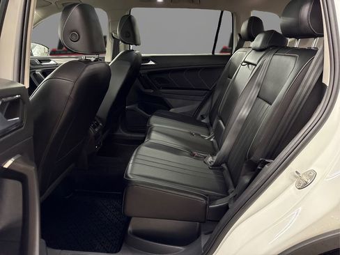 Used 2022 Volkswagen Tiguan SE image 10