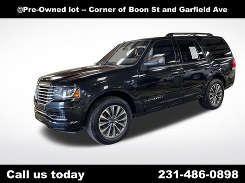 Used 2015 Lincoln Navigator 4WD image 1