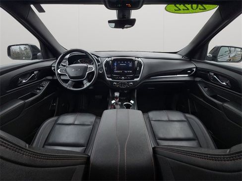 Used 2022 Chevrolet Traverse RS image 18