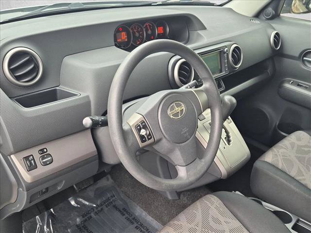 Used 2013 Scion xB FWD image 9
