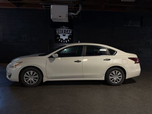 Used 2014 Nissan Altima 2.5 S FWD image 2