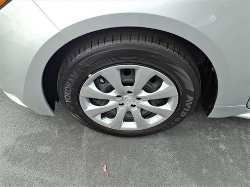 Used 2025 Toyota Corolla LE image 4