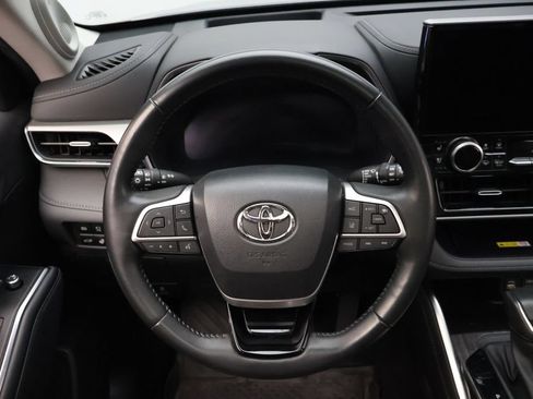 Used 2023 Toyota Highlander Platinum AWD/4WD image 23