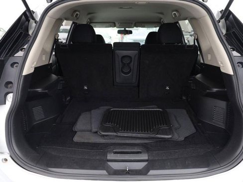 Used 2017 Nissan Rogue SV image 7