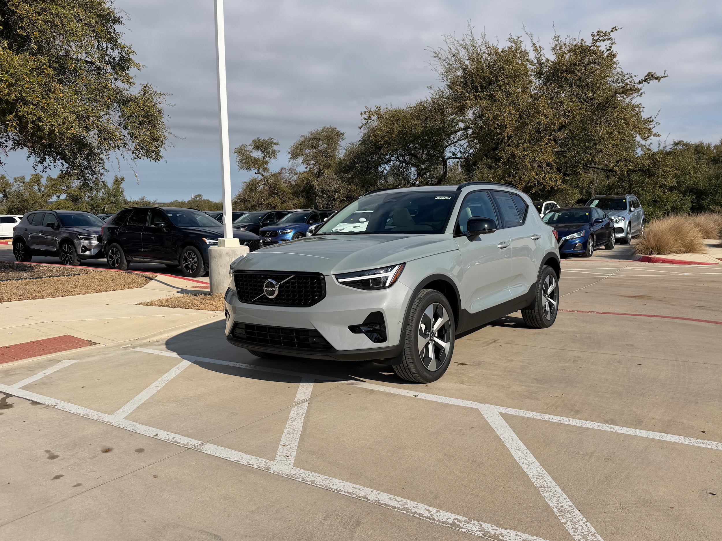 New 2026 Volvo XC40 B5 Plus w/ Protection Package Premier AWD/4WD image 2