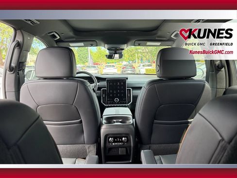New 2026 GMC Acadia AT4 w/ Luxury Package AWD/4WD image 34