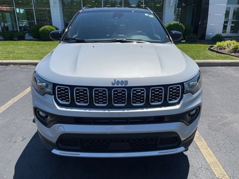 Used 2025 Jeep Compass Limited AWD/4WD image 2