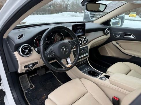 Used 2019 Mercedes-Benz GLA 250 4MATIC image 11