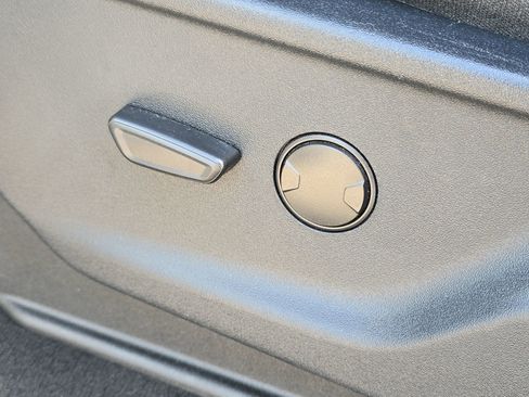 Used 2025 Ford F250 XLT image 12