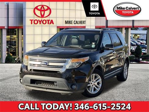 Used 2014 Ford Explorer XLT image 1
