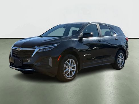Used 2024 Chevrolet Equinox LT image 2