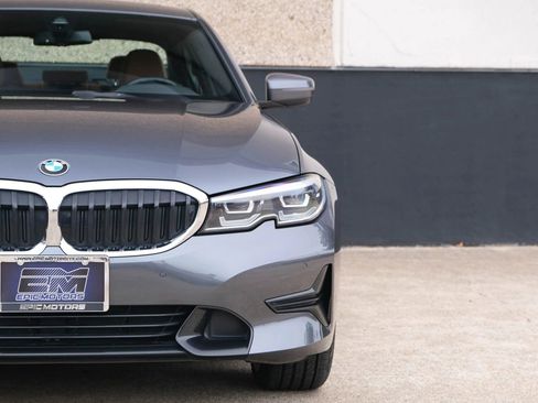 Used 2022 BMW 330i xDrive 330i xDrive Sedan 4D w/ Driving Assistance Package image 3