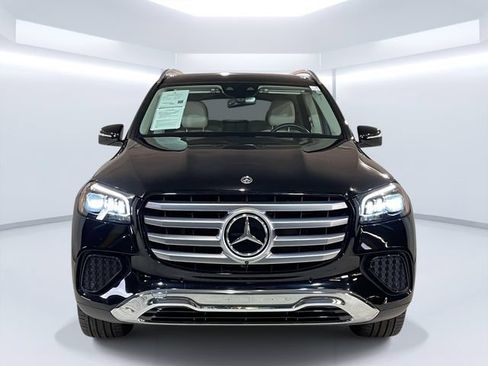 Used 2024 Mercedes-Benz GLS 450 4MATIC image 2