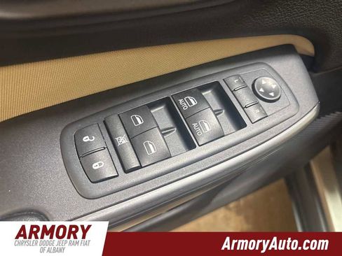 Used 2016 Jeep Cherokee Latitude w/ Comfort/Convenience Group image 8