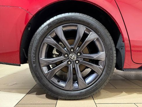 Certified 2025 Toyota Sienna XSE image 9