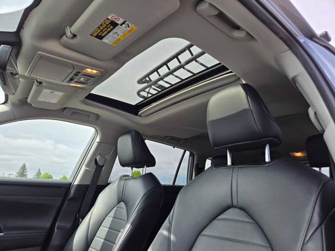 Used 2023 Toyota Highlander XLE AWD/4WD image 26
