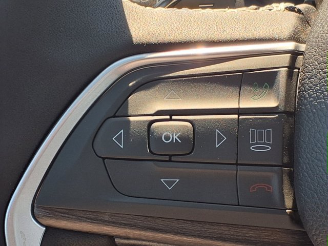 New 2027 Jeep Grand Cherokee Altitude RWD image 10