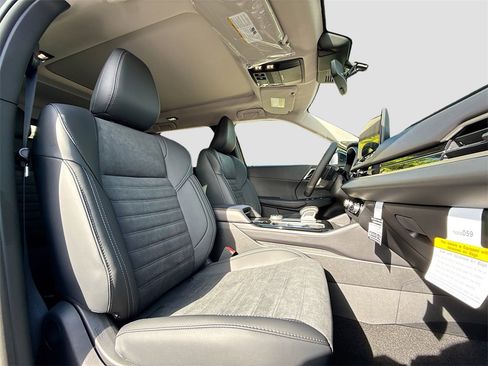 New 2025 Mitsubishi Outlander SE image 31