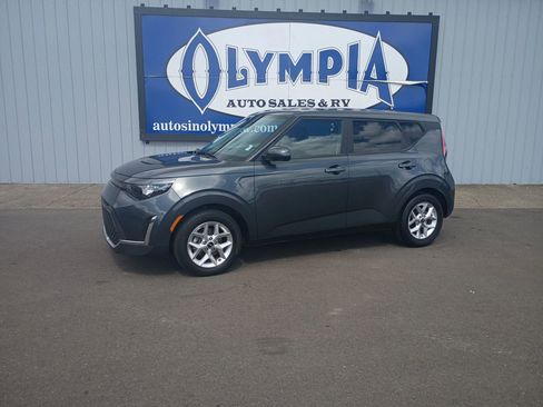 Used 2024 Kia Soul LX w/ Option Group 015 FWD image 1