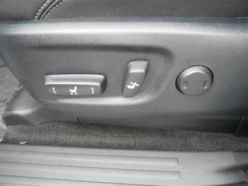 Certified 2024 Toyota 4Runner SR5 Premium image 15