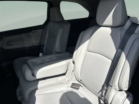 Used 2024 Honda Odyssey EX-L image 18