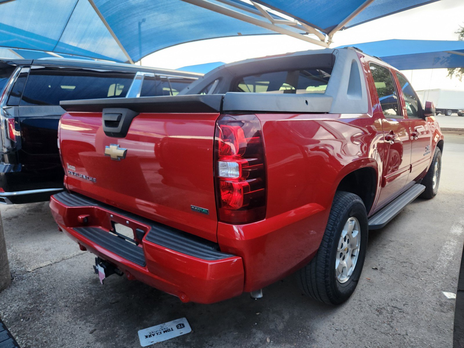 Used 2011 Chevrolet Avalanche LT RWD image 4