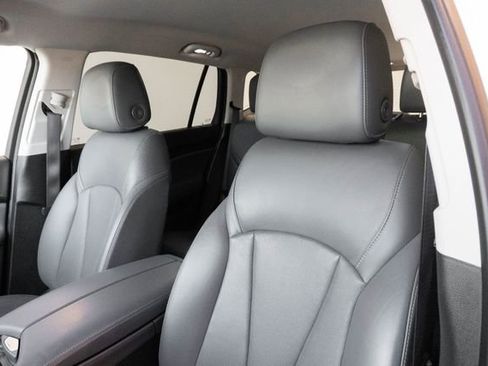 Used 2020 Buick Envision Essence FWD image 17