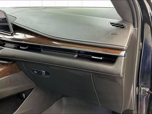 Used 2023 Cadillac Escalade Sport Platinum AWD/4WD image 18
