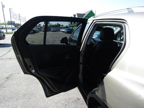 Used 2021 Chevrolet Trax LT image 18