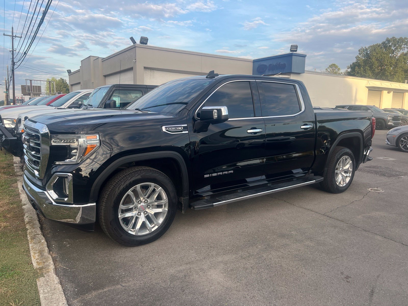 Used 2019 GMC Sierra 1500 SLT w/ SLT Premium Plus Package RWD image 1