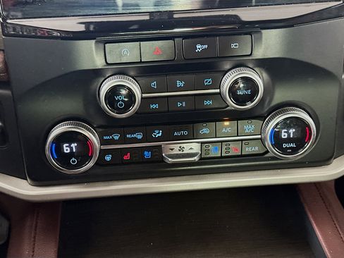 Used 2024 Ford Expedition Max Limited image 24