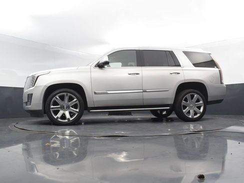 Used 2016 Cadillac Escalade Luxury image 49