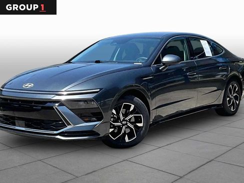 Used 2025 Hyundai Sonata SEL FWD image 1
