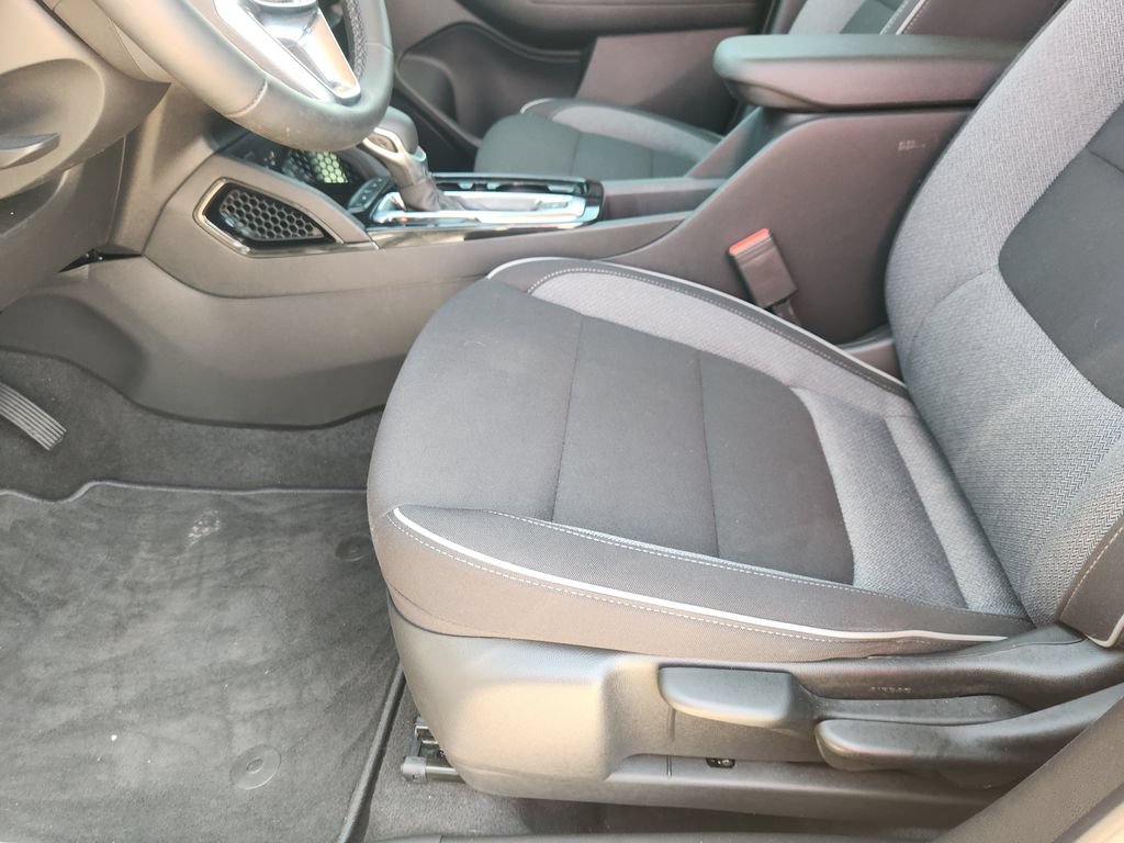 Used 2024 Chevrolet TrailBlazer LT w/ LT Cold Weather Package FWD image 19
