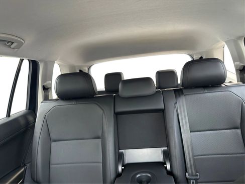 Used 2019 Volkswagen Tiguan SE w/ 3rd Row Seat Package image 18