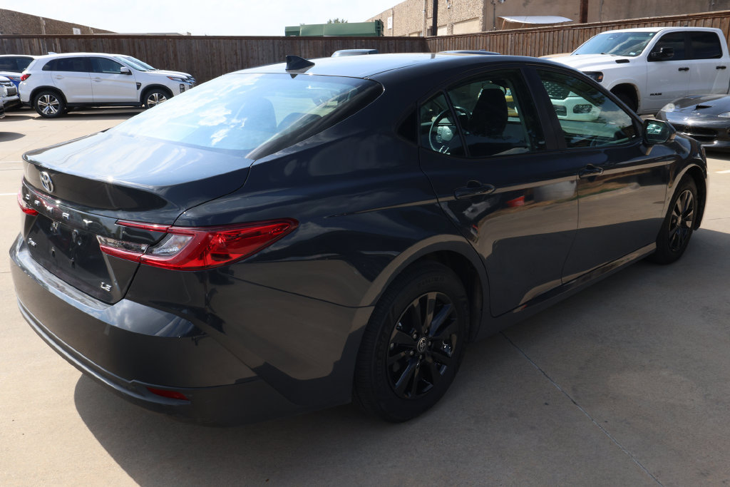 Used 2026 Toyota Camry LE FWD image 5