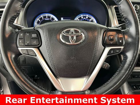 Used 2017 Toyota Highlander XLE AWD/4WD image 6